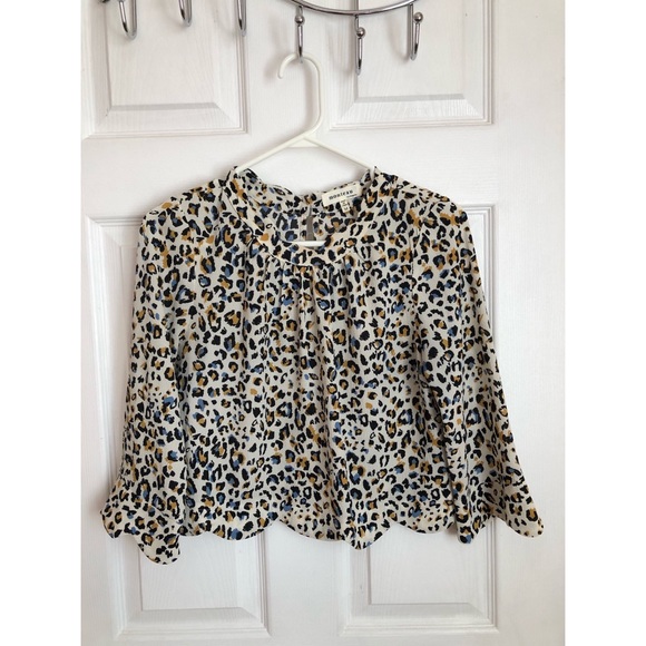 Monteau Crop Leopard Top - Picture 2 of 2